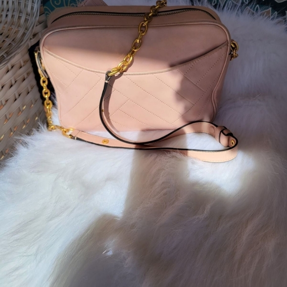 Michael Kors - Picture 2 of 7